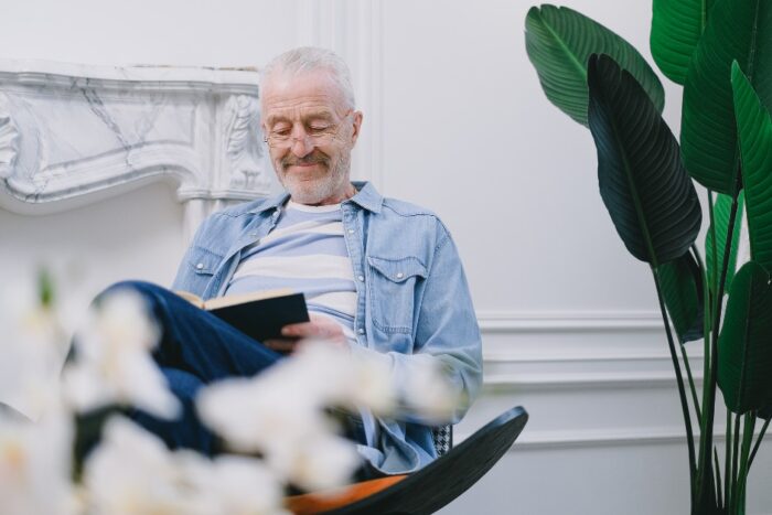 The Best Independent Living Aids for Reading with Low Vision - Zoomax USA