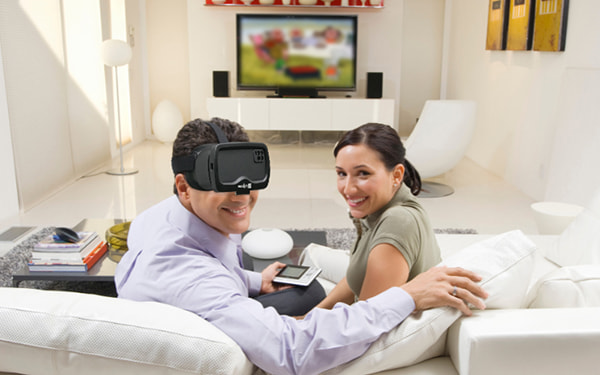 people enjoy Thanksgiving movie time with family while wearing Acesight VR electronic glasses